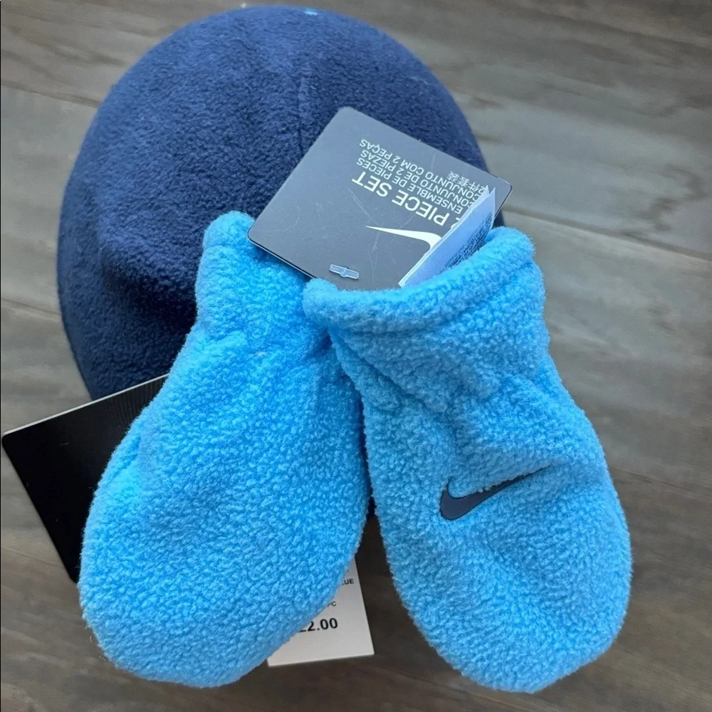 Nike Infant 2pc earflap/trapper hat & mitten,fleece,tonal logo,velcro chin strap